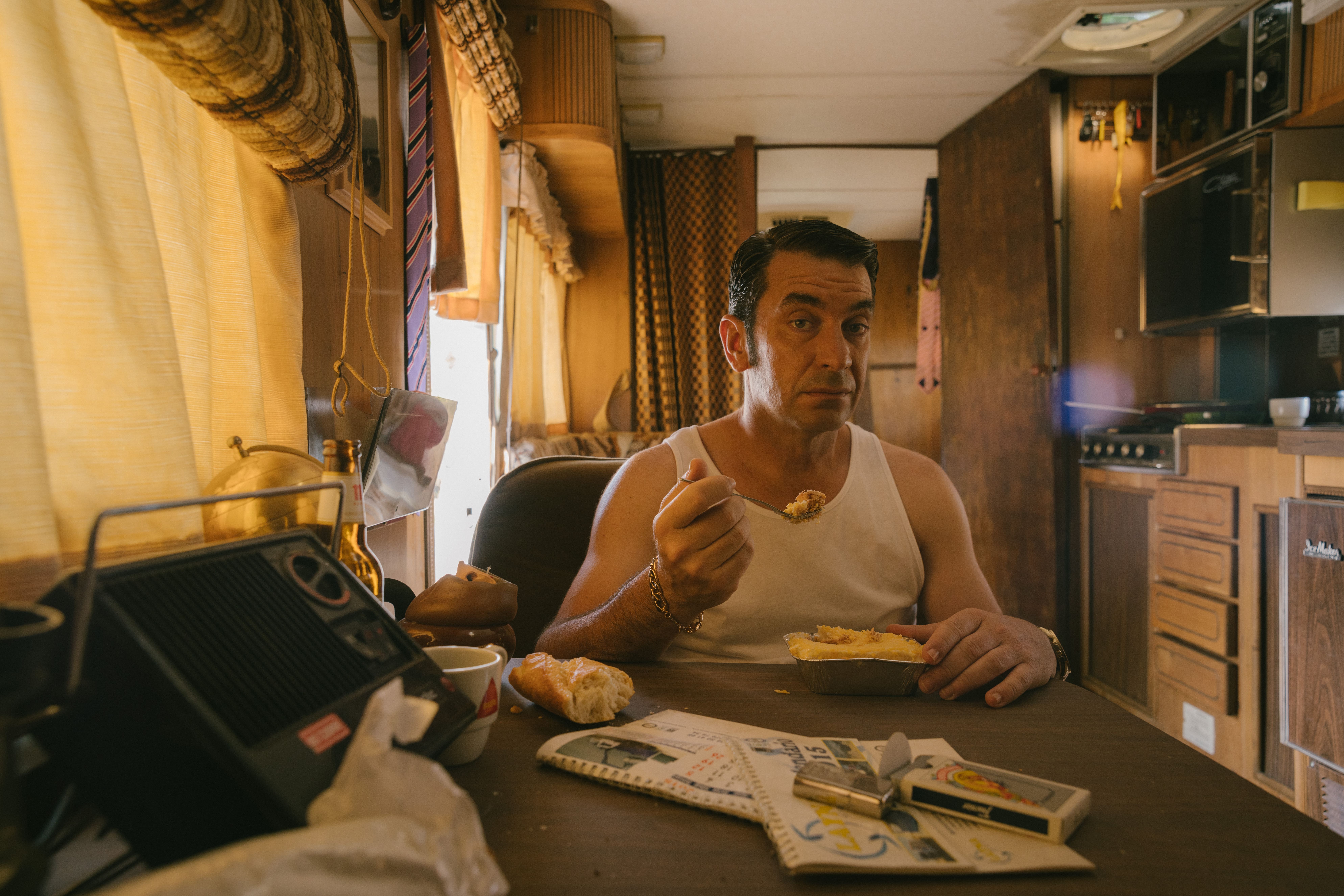 camera_café_ernesto_sevilla_arturo_vals_cine_